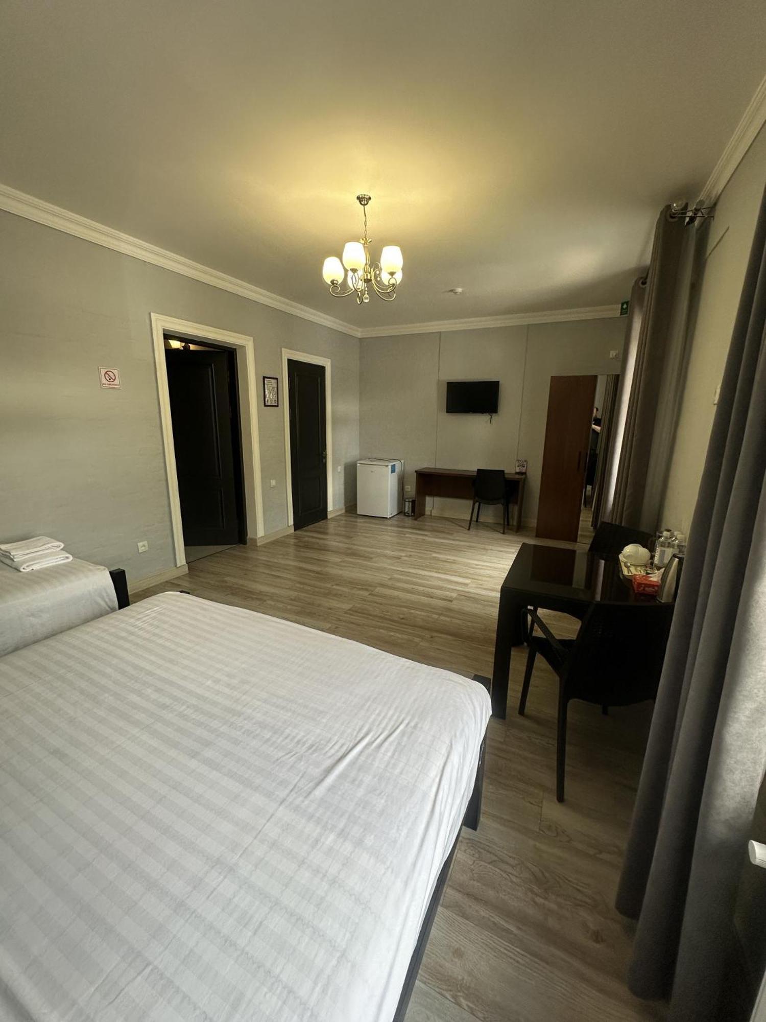Nest Inn Taschkent Exterior foto